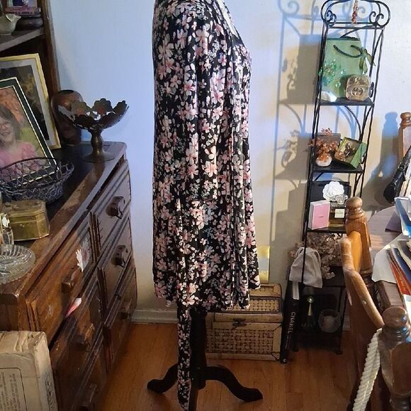 Renè Rofè Floral Black and Pink Nightgown Kimono Set Size Medium - Picture 6 of 12